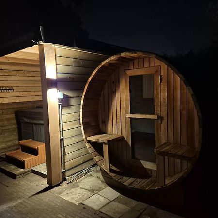 Luxe Boshuisje Met Prive Wellness & Jacuzzi Op De Veluwe エルメロ エクステリア 写真